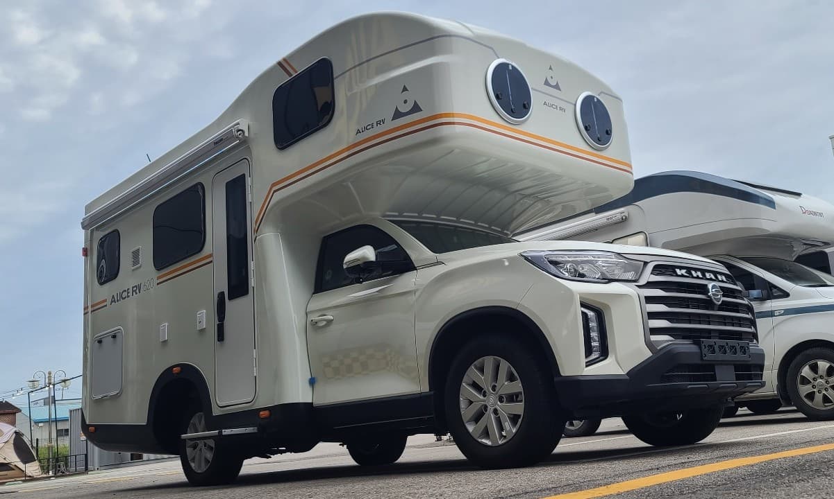 렉스턴 칸 캠핑카 외관 디자인